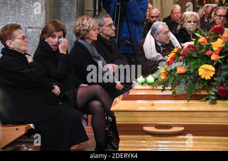 Gisele Poulidor, Witwe des verstorbenen Radfahrers Raymond Poulidor, und seine Tochter Corinne Poulidor (2L) nehmen am 19. November 2019 an den Beerdigungen des französischen Champions Raymond Poulidor in Saint-Leonard-de-Noblat Teil. - der französische Radfahrer Raymond Poulidor starb am 13. November 2019 im Alter von 83 Jahren. Foto von MEHDI FEDOUACH / Pool/ABACAPRESS.COM Stockfoto