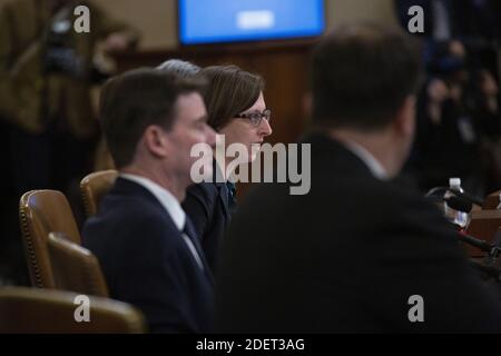 Laura Cooper, stellvertretende Verteidigungsministerin für Russland, die Ukraine und Eurasien, und der Beamte des Außenministeriums David Hale bezeugen am Mittwoch, den 20. November 2019, vor dem Ständigen Ausschuss für Nachrichtendienste des US-Repräsentantenhauses in Washington DC, USA. Foto von Stefani Reynolds/CNP/ABACAPRESS.COM Stockfoto