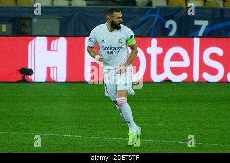 Kiew, Ukraine. Dezember 2020. KIEW, UKRAINE - 01. DEZEMBER: Real Madrids Karim Benzema-Aktion während des UEFA Champions League-Fußballspiels der Gruppe B zwischen Shakhtar Donetsk und Real Madrid (Foto: Aleksandr Gusev/Pacific Press) Quelle: Pacific Press Media Production Corp./Alamy Live News Stockfoto