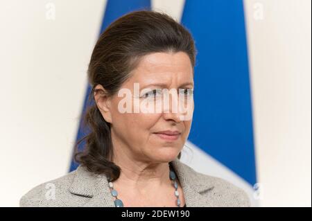 Französische Ministerin für Gesundheit und Soziales Agnes Buzyn.der französische Premierminister Edouard Philippe hält eine Rede nach einem Treffen mit Gewerkschaftsführern über die Rentenreform im Matignon-Palast in Paris. Foto von Jacques Witt/Pool/ABACAPRESS.COM Stockfoto