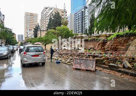 Beirut der einzige jüdische Friedhof hat ganze Gräber weggefegt, nachdem am 26. Dezember 2019 starke Regenfälle die libanesische Hauptstadt im Raum Ras Al Nabaa in Beirut im Libanon getroffen haben. Foto von Ammar Abd Rabbo/ABACAPRESS.COM Stockfoto