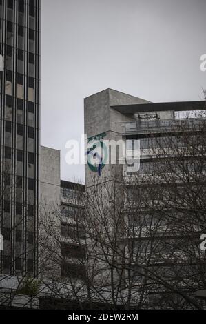 Illustration RATP Hauptsitz ( HQ ) am 27. Dezember 2019 in Paris während eines Streiks der öffentlichen Verkehrsmittel. Alle Gewerkschaften von RATP, der Pariser Verkehrsbehörde, die die Metrolinien der Hauptstadt betreibt, begannen am 5. Dezember einen Streik, um gegen die Reform der Rentensysteme und das Ende ihrer Sonderregelungen zu protestieren. Foto von Eliot Blondt/ABACAPRESS.COM Stockfoto