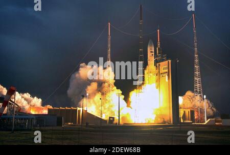 Kourou, Guyane, Frankreich am 26,2019. November.die Einführung der Ariane 5 VA250.mit der Einführung der Ariane-Trägerfamilie im Jahr 250 feiert Arianespace in diesem Jahr 2020 ihr 40-jähriges Bestehen. Seit 1980 hat Arianespace insgesamt 318 Starts mit 688 Raumflugpassagieren für mehr als 100 Kunden durchgeführt, durchgeführt von 250 Ariane-Trägerraketen und der neuen Vega , Sojus. Ariane Launcher Familie,1,2,3,4,5 Versionen im Einsatz von Europa Spaceport in Französisch-Guayana seit 24/12/1979. Die Zukunft wird mit der kommenden Ariane 6 gesichert. Foto von Patrick Aventurier/ABACAPRESS.COM Stockfoto