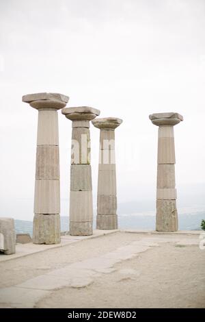 Tempel der Athena. Gutscheine aus Stein. Die Säulen des Tempels. Stockfoto