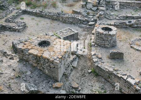 Troja. Blick auf die Stadt Troy. Historische Ruinen und zerstörte Strukturen. Stockfoto
