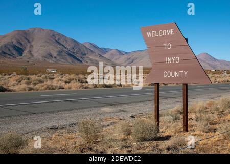 Pearsonville ist eine kleine, nicht eingegliederte Gemeinde an der Grenze zwischen den Grafschaften Inyo und Kern in der östlichen Sierra von Kalifornien. Stockfoto