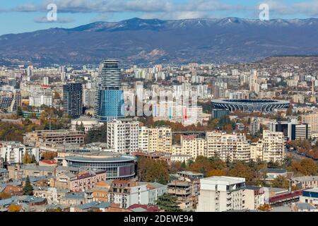 Tiflis, Georgien - 23. November, 2020: Panoramablick auf Tiflis, Stadtbild Stockfoto