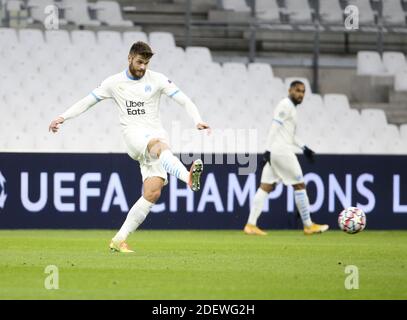 Marseille, Frankreich. Dezember 2020. Duje Caleta-Car von Marseille während der UEFA Champions League, Gruppe C Fußballspiel zwischen Olympique de Marseille (OM) und Olympiacos FC (Olympiakos) am 1. Dezember 2020 im Stade Velodrome in Marseille, Frankreich - Foto Jean Catuffe / DPPI / LM Kredit: Paola Benini/Alamy Live News Stockfoto