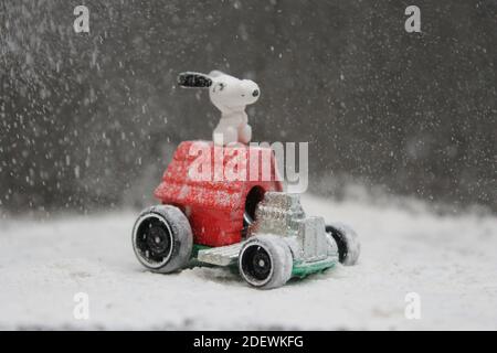 snoopy auf einem doghouse hotwheels Stockfoto