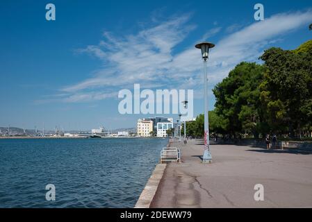 Volos, Griechenland, absolutes Touristenziel, Park, Promenade, Meer, Landschaft, Sommer, Meer. Stockfoto