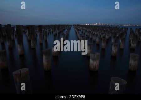Princes Pier in der Dämmerung. Port Melbourne, Australien Stockfoto