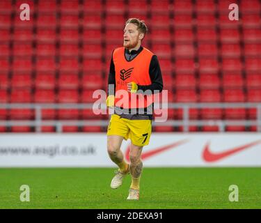 Stephen Quinn #7 von Burton Albion während der Aufwärmphase vor dem Spiel Stockfoto