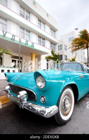 Miami Beach, Miami, Florida, United States - Oldtimer am Ocean Drive im Art Deco-Viertel von Miami. Stockfoto