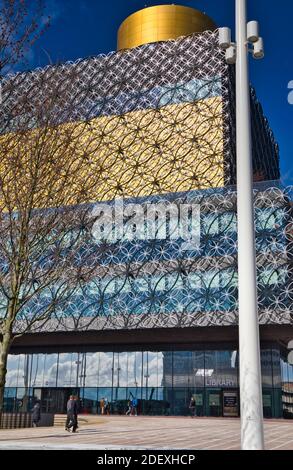 Bibliothek von Birmingham, eröffnet 2013 und entworfen von der niederländischen Architektin Francine Houben, Centenary Square, Birmingham, West Midlands, England Stockfoto