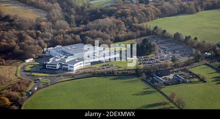 Luftaufnahme des Waters Firmengebäudes & des Colony Group Business Center, Wilmslow, Greater Manchester Stockfoto