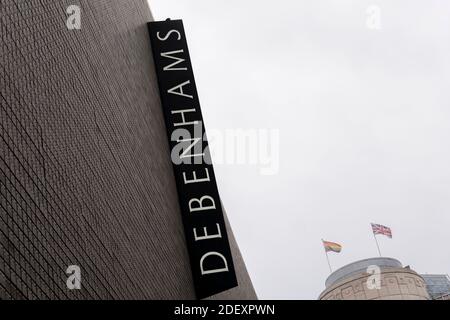 London, England. 02 Dezember 2020. Debenhams, eines der größten Warenhäuser Großbritanniens, wird seine Geschäfte nach 242 Jahren Handel schließen. Die Kaufhauskette Debenhams soll nach Weihnachten aufgelöst werden. (Foto von Sam Mellish / Alamy Live News) Stockfoto