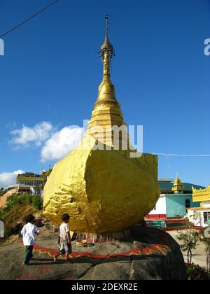 Kyaiktiyo Pagode, Golden Rock, Myanmar Stockfoto