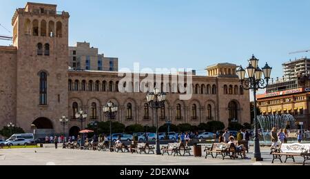 Platz der Republik im Zentrum von Jerewan, Armenien - eine der ältesten Städte der Welt. Stockfoto