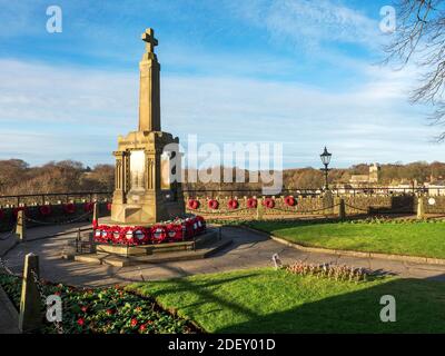 Kriegsdenkmal auf dem Schlossgelände in Knaresborough North Yorkshire England Stockfoto