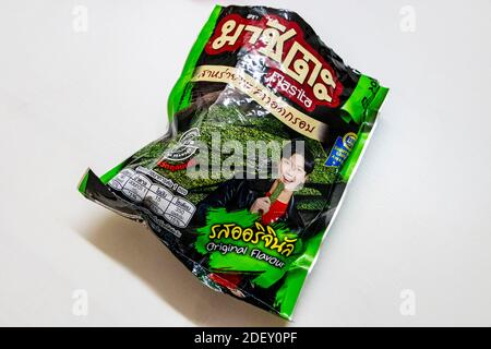 Thai Seetang Fisch und Instant Snack Produkte aus dem Supermarkt in Thailand. Stockfoto