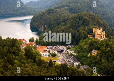 Schloss Hohenschwangau, Alpsee, Schwangau bei Füssen, Allgäuer, Oberbayern, Bayern, Deutschland, Europa Stockfoto