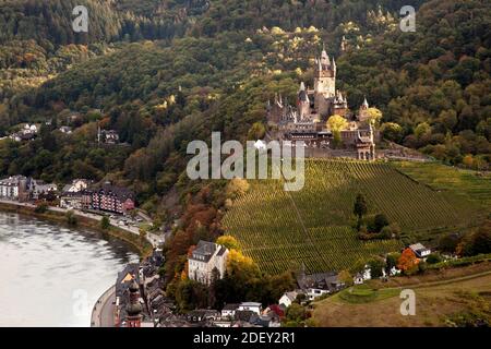 Blick auf Cochem mit der Reichsburg, Cochem an der Mosel, Rheinland-Pfalz, Deutschland, Europa Stockfoto