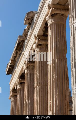 Säulen, das Erechtheion (oder Erechteum), Akropolis, Athen, Griechenland Stockfoto