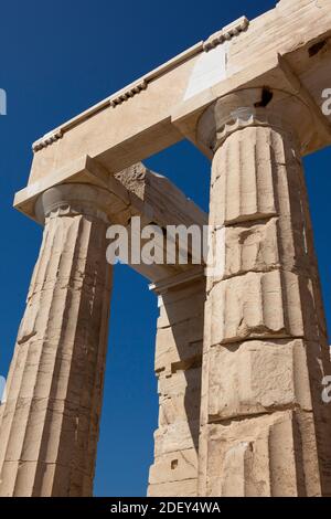 Säulen, das Erechtheion (oder Erechteum), Akropolis, Athen, Griechenland Stockfoto