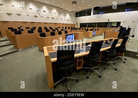 Die Abbildung zeigt einen Fernsehbildschirm mit dem Streaming während Eine Sitzung der Kammer kommission für Mobilität und Öffentlichkeit Unternehmen in Th Stockfoto