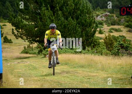 Parc Natural del Alt Urgell, Lleida, Spanien : 2019 juli 26 : Radfahrer in ANDORRA RADRENNEN 2019 in Andorra. Amateur-Rennen in Andorra. Stockfoto