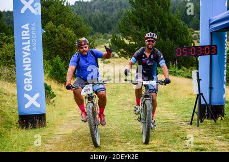 Parc Natural del Alt Urgell, Lleida, Spanien : 2019 juli 26 : Radfahrer in ANDORRA RADRENNEN 2019 in Andorra. Amateur-Rennen in Andorra. Stockfoto