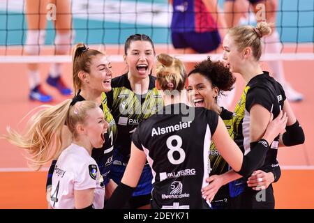 Scandicci, Florenz, Italien. Dezember 2020. Glück der SSC Palmberg Schwerin Spieler während SSC Palmberg Schwerin vs Savino Del Bene Scandicci, CEV Champions League Frauen Volleyball Spiel in scandicci, florenz, Italien, Dezember 02 2020 Kredit: Unabhängige Fotoagentur/Alamy Live News Stockfoto