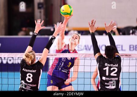 Scandicci, Florenz, Italien. Dezember 2020. Magdalena Stysiak (Savino Del Bene Scandicci) während des SSC Palmberg Schwerin gegen Savino Del Bene Scandicci, CEV Champions League Frauen Volleyball Spiel in scandicci, florenz, Italien, Dezember 02 2020 Kredit: Unabhängige Fotoagentur/Alamy Live Nachrichten Stockfoto