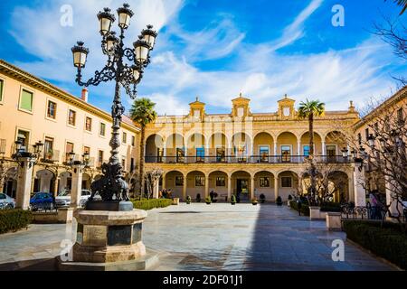 Plaza de las Palomas, auch Plaza de la constitucion genannt. Guadix, Granada, Andalucía, Spanien, Europa Stockfoto