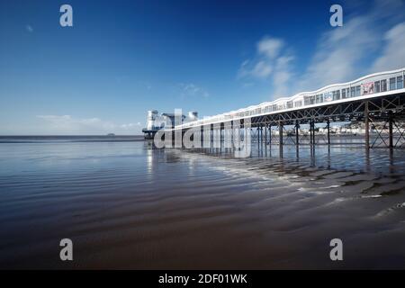 Der Grand Pier. Weston-super-Mare, Somerset, Großbritannien. Stockfoto