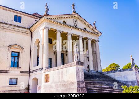 Villa La Rotonda ist eine neoklassizistische Villa etwas außerhalb von Vicenza in Norditalien von Andrea Palladio entworfen. Der richtige Name der Villa ist Villa Almeric Stockfoto