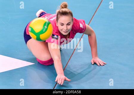 Scandicci, Florenz, Italien. Dezember 2020. Aleksandra Krzos (Developres SkyRes Rzeszow) während Developres SkyRes Rzeszow vs Unet E-Work Busto Arsizio, CEV Champions League Volleyball Spiel der Frauen in scandicci, florenz, Italien, Dezember 02 2020 Kredit: Unabhängige Fotoagentur/Alamy Live Nachrichten Stockfoto