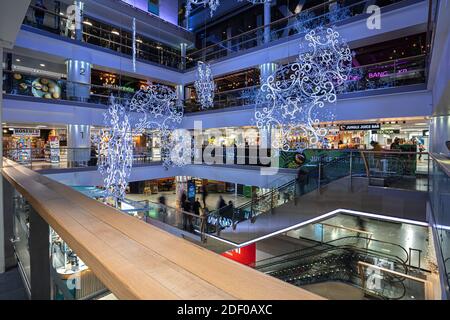 Helsinki, Finnland 30. November 2020 Super Merkat zu Weihnachten dekoriert. Hochwertige Fotos Stockfoto