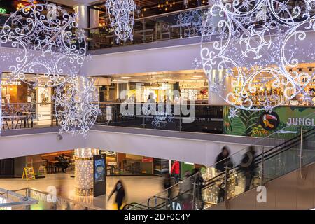 Helsinki, Finnland 30. November 2020 Super Merkat zu Weihnachten dekoriert. Hochwertige Fotos Stockfoto