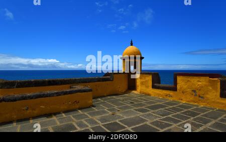 Die Gelben Zinnen von Sao Tiago Fort Funchal Madeira Portugal. Stockfoto