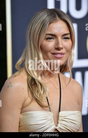 Sienna Miller nimmt an den 77. Golden Globe Awards Teil und kommt am 5. Januar 2020 im Beverly Hilton, Los Angeles, CA, USA an. Foto von Lionel Hahn/ABACAPRESS.COM Stockfoto