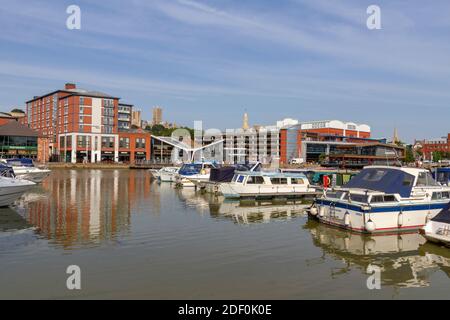 Blick über Lincoln's Brayford Waterfront in Richtung Odeon Kino, Brayford Pool, Lincoln, Lincolnshire, Großbritannien. Stockfoto