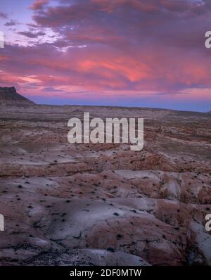 Sonnenuntergang, Buttes, Caineville Wash, Capitol Reef National Park, Utah Stockfoto