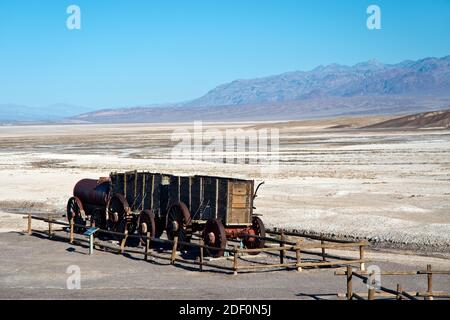 20-Maultier-Mannschaftswaggons im Harmony Borax arbeitet im Death Valley, Kalifornien. Stockfoto