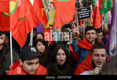 Pro-kurdische Demonstranten fordern Gerechtigkeit bei einer Demonstration in Paris, Frankreich, am 11. Januar 2020, zu Ehren der drei kurdischen Aktivistinnen Sakine Cansiz, Fidan Dogan und Leyla Soylemez, die am 10. Januar 2013 im Kurdistan Informationszentrum im 10. Bezirk von Paris tot aufgefunden wurden. Foto von Georges Darmon/Avenir Pictures/ABACAPRESS.COM Stockfoto