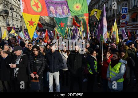 Pro-kurdische Demonstranten fordern Gerechtigkeit bei einer Demonstration in Paris, Frankreich, am 11. Januar 2020, zu Ehren der drei kurdischen Aktivistinnen Sakine Cansiz, Fidan Dogan und Leyla Soylemez, die am 10. Januar 2013 im Kurdistan Informationszentrum im 10. Bezirk von Paris tot aufgefunden wurden. Foto von Georges Darmon/Avenir Pictures/ABACAPRESS.COM Stockfoto