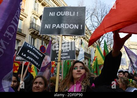 Pro-kurdische Demonstranten fordern Gerechtigkeit bei einer Demonstration in Paris, Frankreich, am 11. Januar 2020, zu Ehren der drei kurdischen Aktivistinnen Sakine Cansiz, Fidan Dogan und Leyla Soylemez, die am 10. Januar 2013 im Kurdistan Informationszentrum im 10. Bezirk von Paris tot aufgefunden wurden. Foto von Georges Darmon/Avenir Pictures/ABACAPRESS.COM Stockfoto