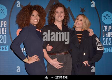 Stefi Celma, Alexandre Wetter, Pascale Arbillot bei der Abschlussfeier des 23. Comedy Film Festivals in L'Alpe d Huez, Frankreich am 18. Januar 2020. Foto von Julien Reynaud/APS-Medias/ABACAPRESS.COM Stockfoto