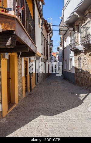 La Garganta Dorfstraße. Caceres, Extremadura, Spanien Stockfoto