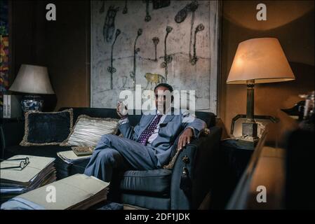 Photo d’Archive datée du 6 janvier 2014 de l’avocat Alex Ursulet dans son Bureau parisien. après sept mois d’enquête, le conseil de discipline de l’ordre a sanctionné l’avocat, ancien conseil du tueur en série Guy Georges, pour ses agissements envers une stagiaire. le conseil de discipline du barreau de Paris a prononcé la radiation de l’avocat Alex Ursulet. Une jeune avocate dénonce des faits de viols et de harcèlement sexuel. Foto von Khanh Renaud/ABACAPRESS.COM Stockfoto